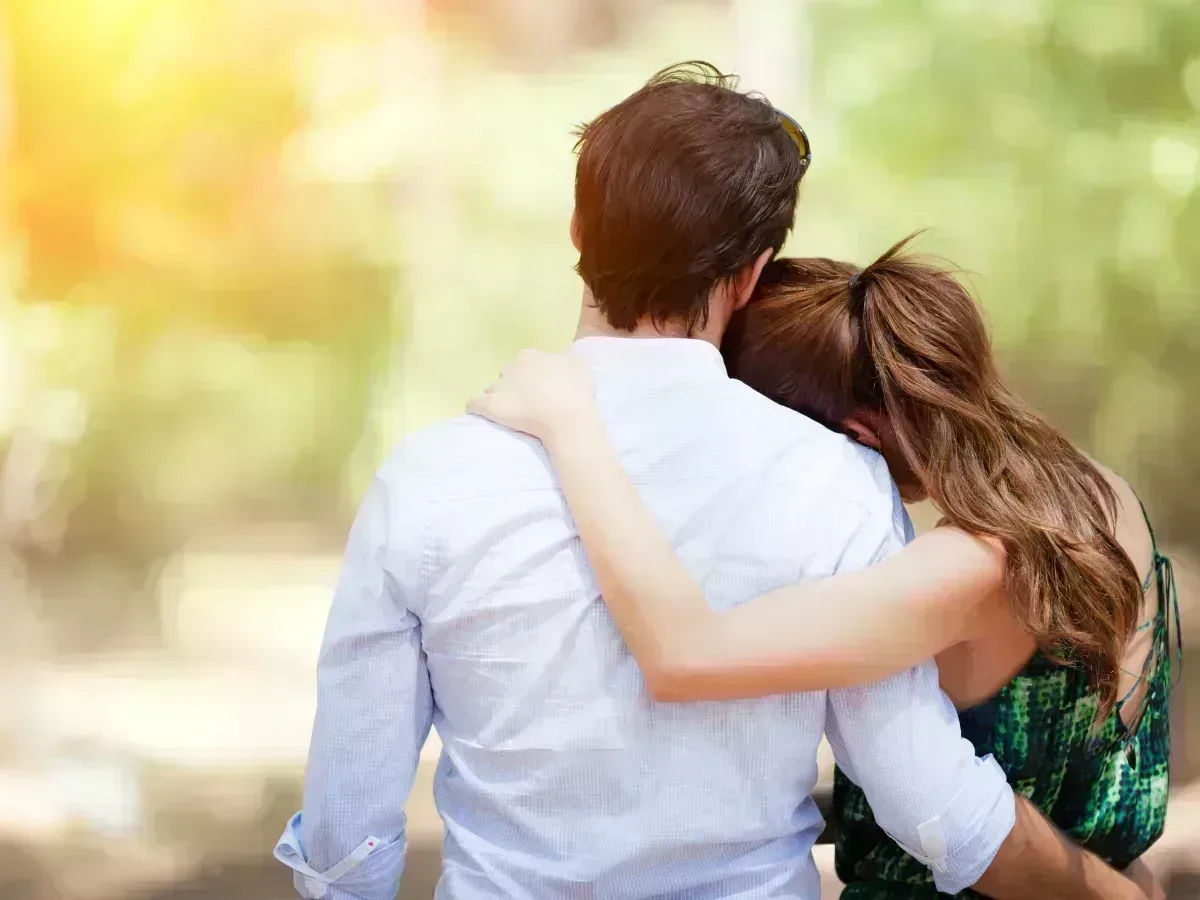 Pareja joven juntos: perfiles de menores de 35-40 años que buscan primera vivienda